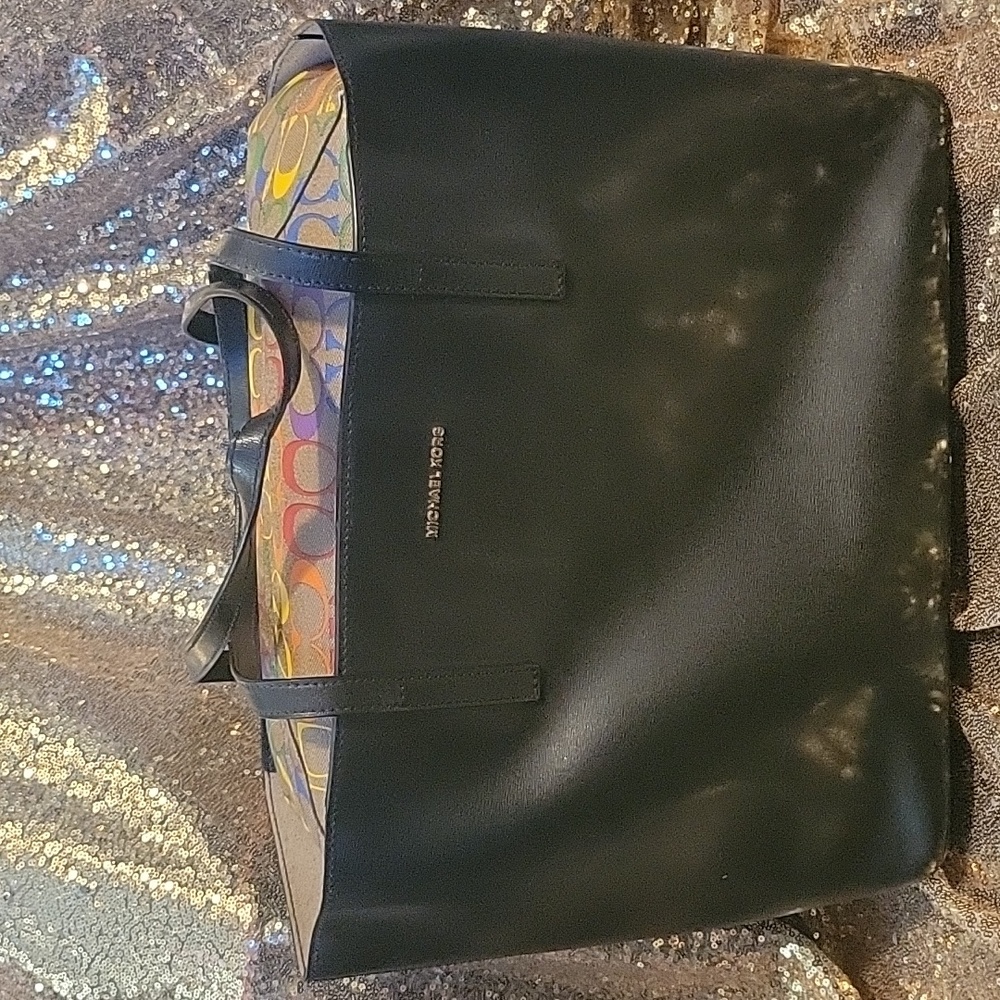 Large Tote - image 1